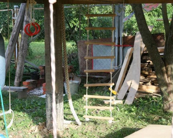 Игровой домик для детей: пошаговые фото, схемы, чертежи Игровой домик для детей: пошаговые фото, схемы, чертежи