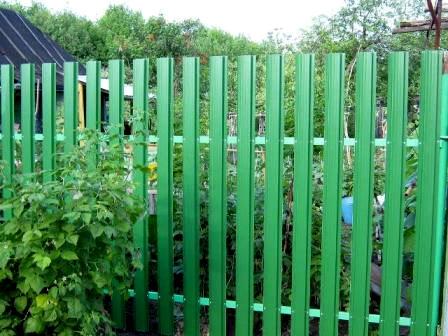 Строительство забора из реек Строительство забора из реек