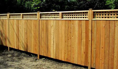 Варианты дизайна деревянного забора Варианты дизайна деревянного забора