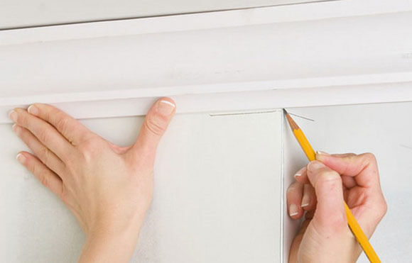 Как резать потолочный плинтус в углах: инструкция и рекомендации Как резать потолочный плинтус в углах: инструкция и рекомендации
