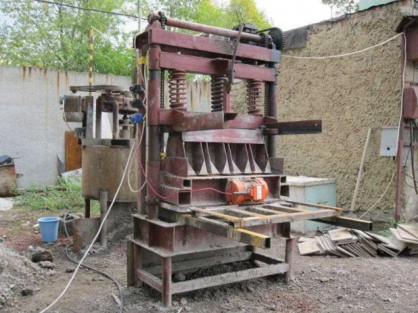 Как выбрать и сделать станок для производства арболитовых блоков самостоятельно Как выбрать и сделать станок для производства арболитовых блоков самостоятельно