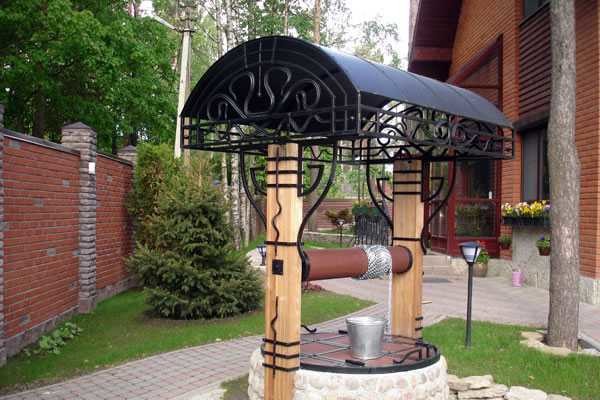 Оформление колодца: колодезный домик (открытый и закрытый) Оформление колодца: колодезный домик (открытый и закрытый)