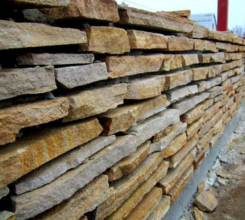 Строительство забора из натурального камня Строительство забора из натурального камня