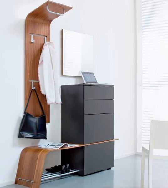 Выбираем настенную вешалку в прихожую Выбираем настенную вешалку в прихожую