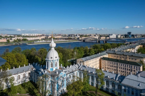 Два города в одном: как происходит сближение параллельных миров петербургской архитектуры