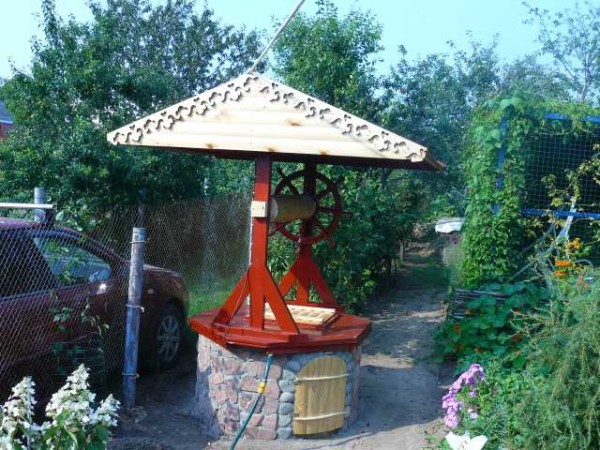 Оформление колодца: колодезный домик (открытый и закрытый) Оформление колодца: колодезный домик (открытый и закрытый)