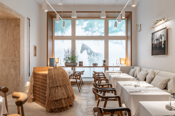 Дизайн-проект ресторана savras на большой дмитровке: французский стиль и вольный ветер степей