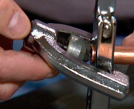 Установка кондиционера своими руками: подробный инструктаж по монтажу наружного и внутреннего блока + разбор нюансов установки Установка кондиционера своими руками: подробный инструктаж по монтажу наружного и внутреннего блока + разбор нюансов установки