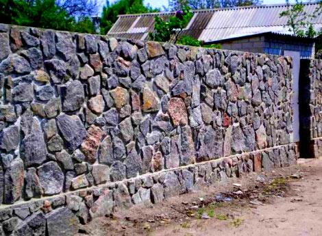 Строительство забора из натурального камня Строительство забора из натурального камня