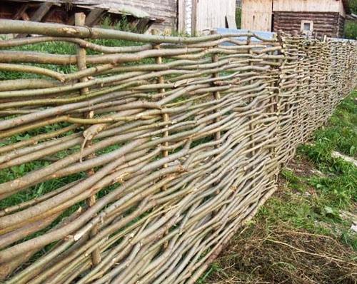 Из чего лучше сделать дешевый забор и ограждения Из чего лучше сделать дешевый забор и ограждения