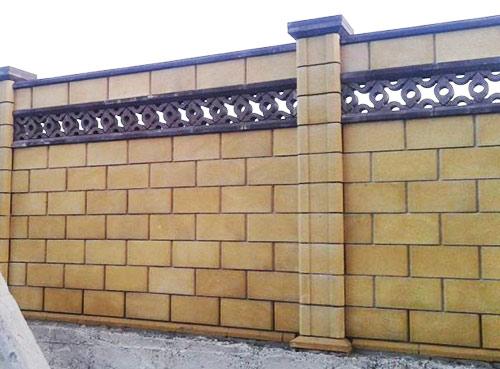 Строительство забора из французского камня Строительство забора из французского камня
