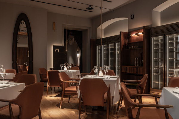 Дизайн-проект ресторана savras на большой дмитровке: французский стиль и вольный ветер степей