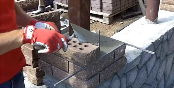 Кирпичные столбы для забора своими руками Кирпичные столбы для забора своими руками