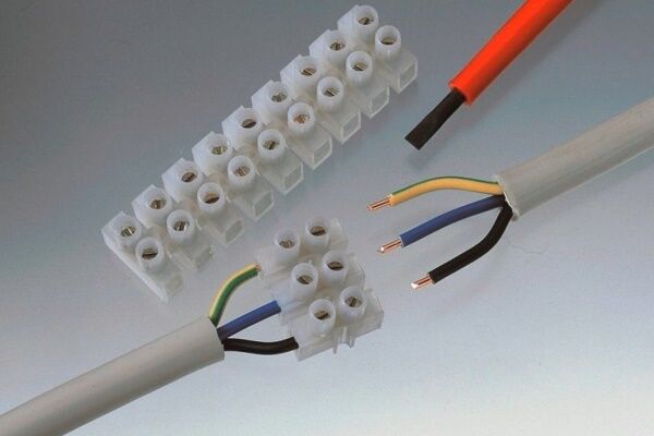 Клеммы для соединения проводов: какие клеммники лучше и как с ними работать