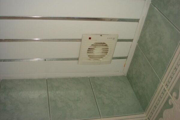 Как выбрать и установить вентилятор в ванную + как подключить вентилятор к выключателю Как выбрать и установить вентилятор в ванную + как подключить вентилятор к выключателю