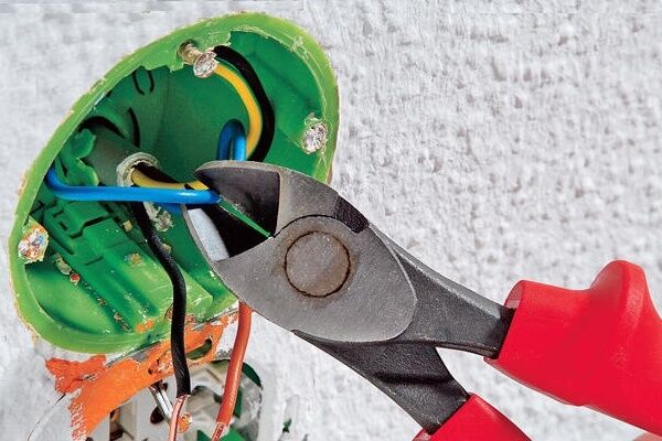 Как установить выключатель света: пошаговые инструкции для подключения типовых выключателей Как установить выключатель света: пошаговые инструкции для подключения типовых выключателей