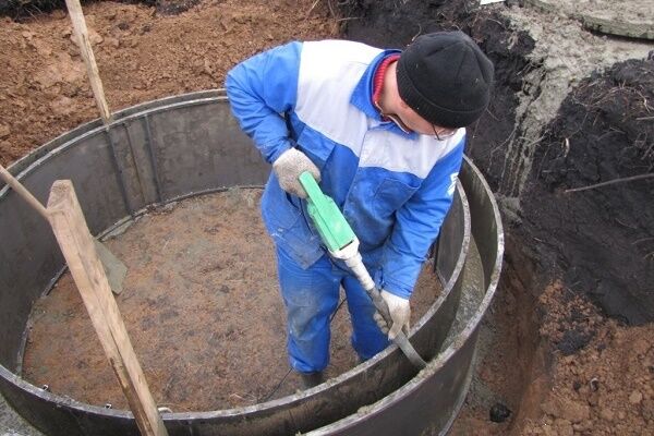 Как сооружается выгребная яма из бетонных колец: схемы + пошаговое руководство Как сооружается выгребная яма из бетонных колец: схемы + пошаговое руководство