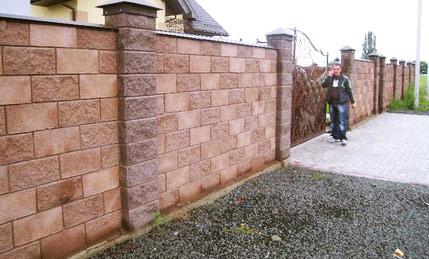 Строительство забора из французского камня Строительство забора из французского камня