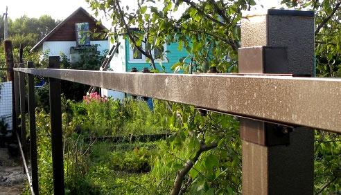 Строительство забора из лиственницы Строительство забора из лиственницы