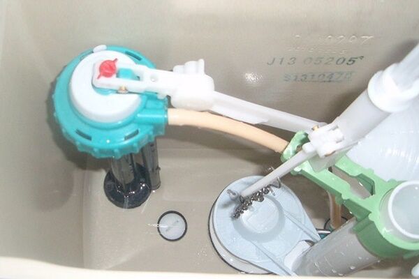 Как провести ремонт унитаза своими руками: разбор распространенных поломок Как провести ремонт унитаза своими руками: разбор распространенных поломок