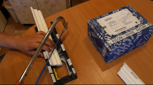 Как резать потолочный плинтус в углах: инструкция и рекомендации Как резать потолочный плинтус в углах: инструкция и рекомендации