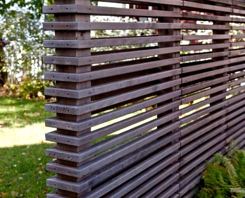 Строительство забора из реек Строительство забора из реек