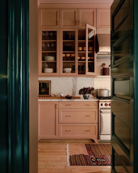 Атмосферные интерьеры нео-готического таунхауса в нью-йорке Атмосферные интерьеры нео-готического таунхауса в нью-йорке