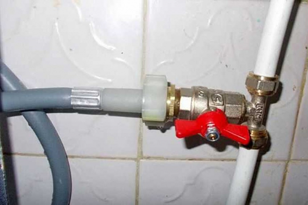 8 грубых ошибок в установке стиральной машины 8 грубых ошибок в установке стиральной машины