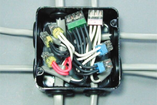 Клеммы для соединения проводов: какие клеммники лучше и как с ними работать