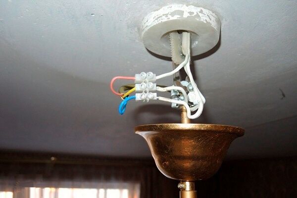 Клеммы для соединения проводов: какие клеммники лучше и как с ними работать