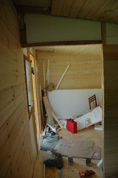 Как построить бытовку из дерева, на металлическом каркасе Как построить бытовку из дерева, на металлическом каркасе