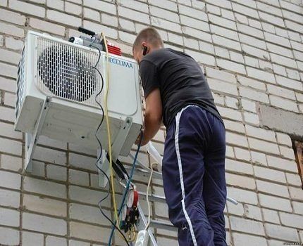 Установка кондиционера своими руками: подробный инструктаж по монтажу наружного и внутреннего блока + разбор нюансов установки Установка кондиционера своими руками: подробный инструктаж по монтажу наружного и внутреннего блока + разбор нюансов установки