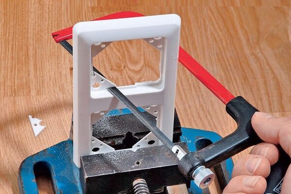 Как установить выключатель света: пошаговые инструкции для подключения типовых выключателей Как установить выключатель света: пошаговые инструкции для подключения типовых выключателей