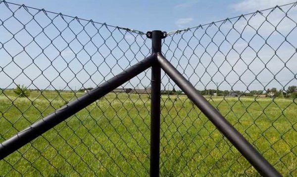 Как поставить забор из сетки-рабицы Как поставить забор из сетки-рабицы