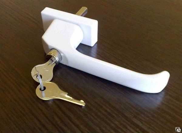 Как установить оконную ручку с замком и ключом: особенности конструкции и монтажа Как установить оконную ручку с замком и ключом: особенности конструкции и монтажа