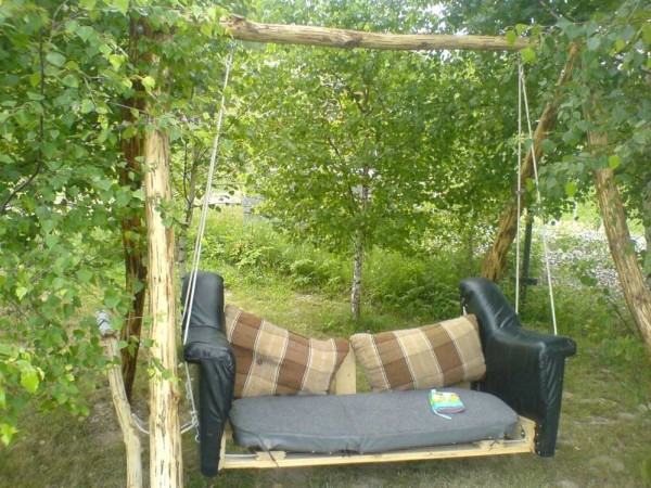 Как сделать качели из дерева и металла