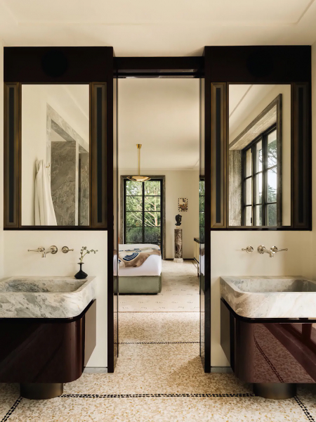 Чудесная вилла 80х на лазурном берегу, окруженная экзотическим садом Чудесная вилла 80х на лазурном берегу, окруженная экзотическим садом