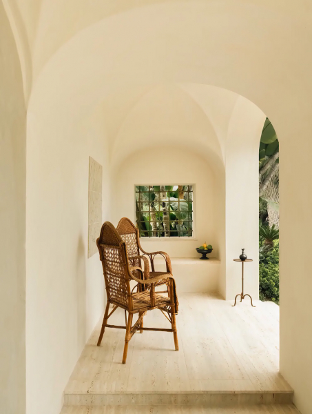 Чудесная вилла 80х на лазурном берегу, окруженная экзотическим садом Чудесная вилла 80х на лазурном берегу, окруженная экзотическим садом