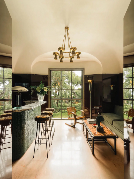 Чудесная вилла 80х на лазурном берегу, окруженная экзотическим садом Чудесная вилла 80х на лазурном берегу, окруженная экзотическим садом