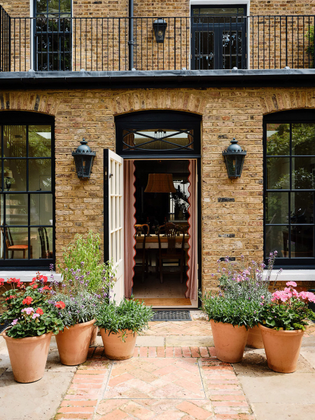 Дизайнер объединила несколько старых квартир в лондоне в чудесный уютный дом для своей семьи Дизайнер объединила несколько старых квартир в лондоне в чудесный уютный дом для своей семьи