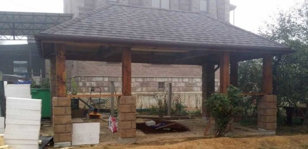 Строим кирпичную беседку, из бута или строительных блоков Строим кирпичную беседку, из бута или строительных блоков