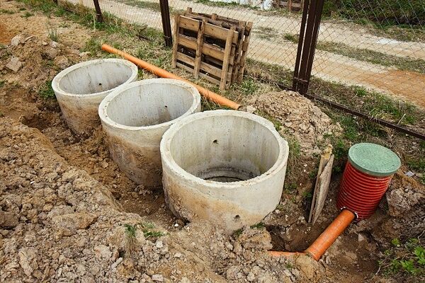 Как сооружается выгребная яма из бетонных колец: схемы + пошаговое руководство Как сооружается выгребная яма из бетонных колец: схемы + пошаговое руководство