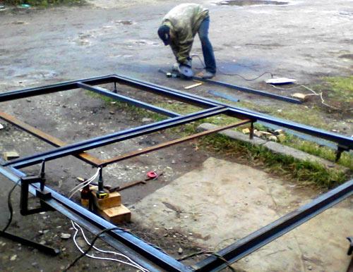 Установка калитки из профильной трубы Установка калитки из профильной трубы