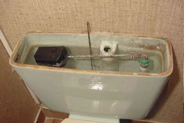 Как провести ремонт унитаза своими руками: разбор распространенных поломок Как провести ремонт унитаза своими руками: разбор распространенных поломок