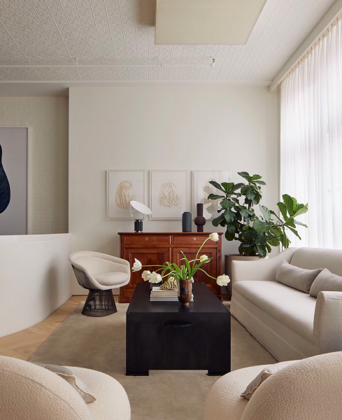 Эта современная резиденция в нью-йорке — результат объединения двух лофтов на разных уровнях Эта современная резиденция в нью-йорке — результат объединения двух лофтов на разных уровнях