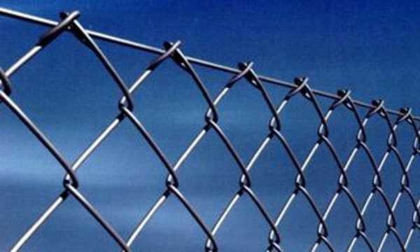 Как поставить забор из сетки-рабицы Как поставить забор из сетки-рабицы