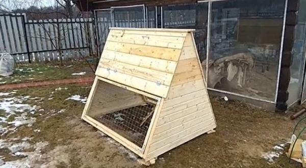 Курятник своими руками: предварительная подготовка и пошаговая инструкция изготовления Курятник своими руками: предварительная подготовка и пошаговая инструкция изготовления