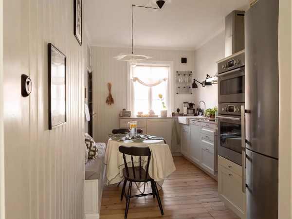 Красивые настенные панели и цветочные обои: уютная квартира в гётеборге Красивые настенные панели и цветочные обои: уютная квартира в гётеборге