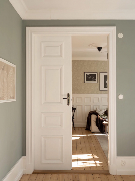 Красивые настенные панели и цветочные обои: уютная квартира в гётеборге Красивые настенные панели и цветочные обои: уютная квартира в гётеборге