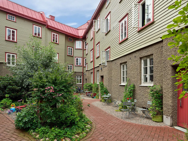 Красивые настенные панели и цветочные обои: уютная квартира в гётеборге Красивые настенные панели и цветочные обои: уютная квартира в гётеборге